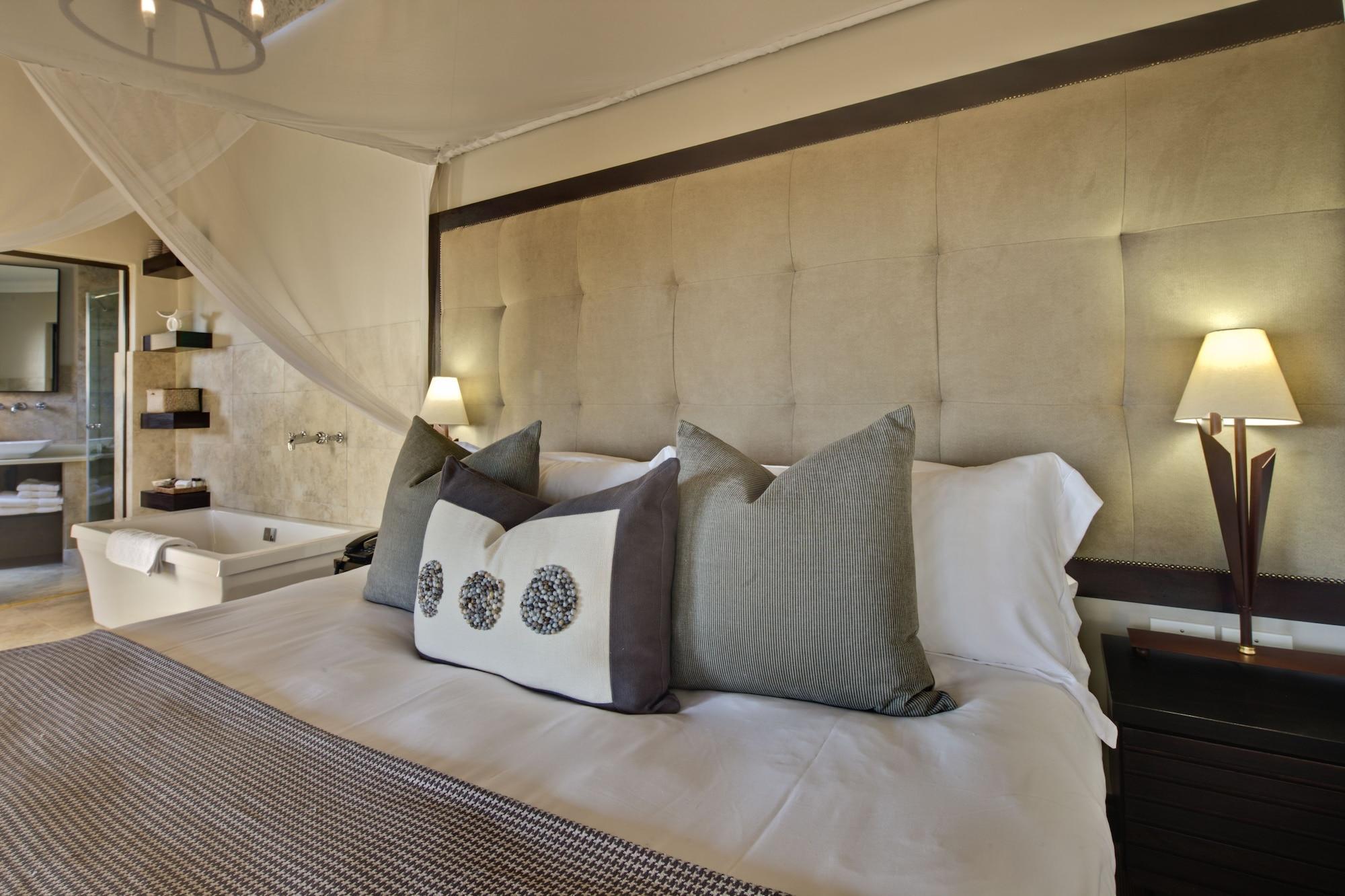 The Blades Hotel Pretoria Bagian luar foto