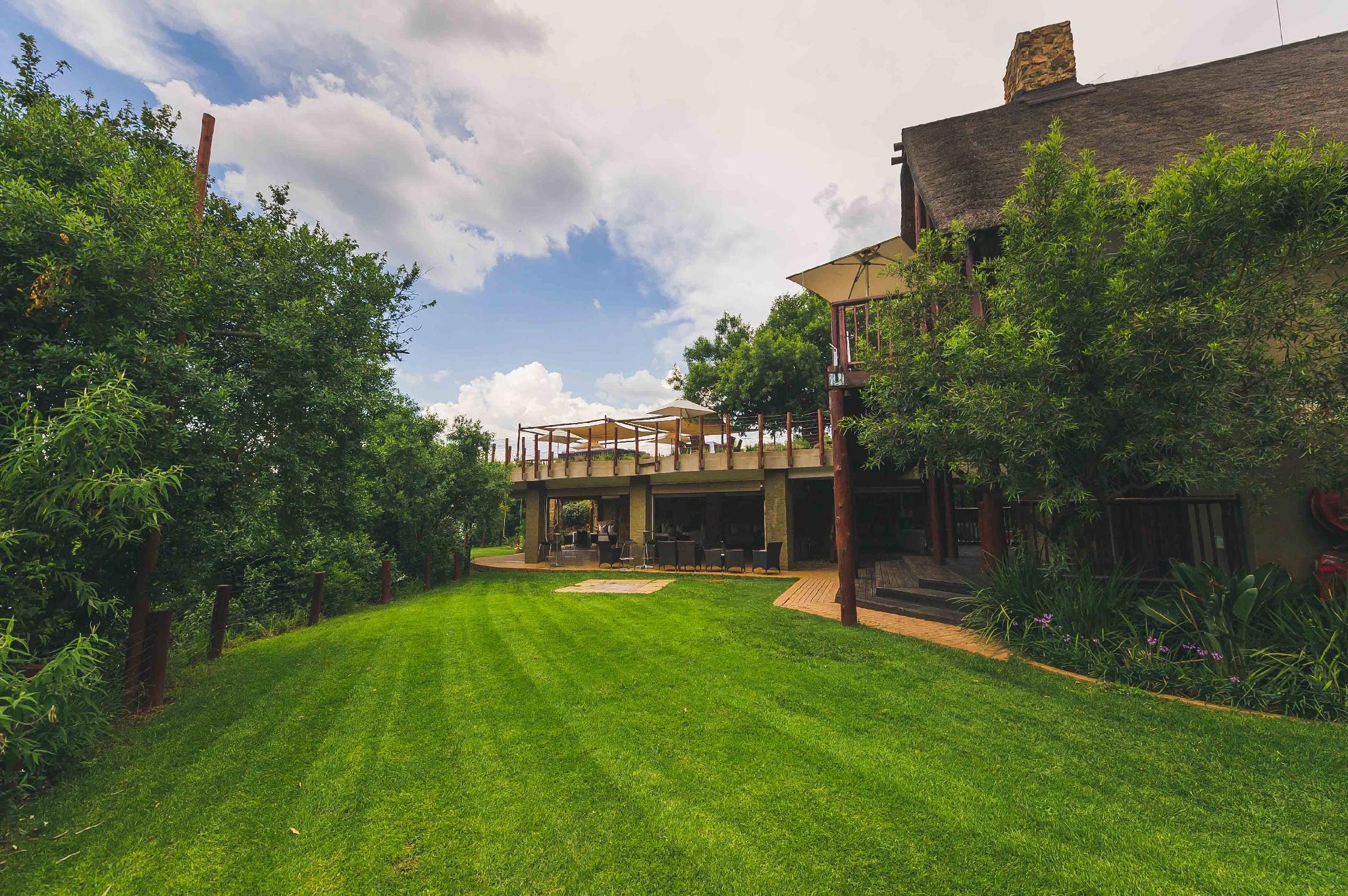 The Blades Hotel Pretoria Bagian luar foto