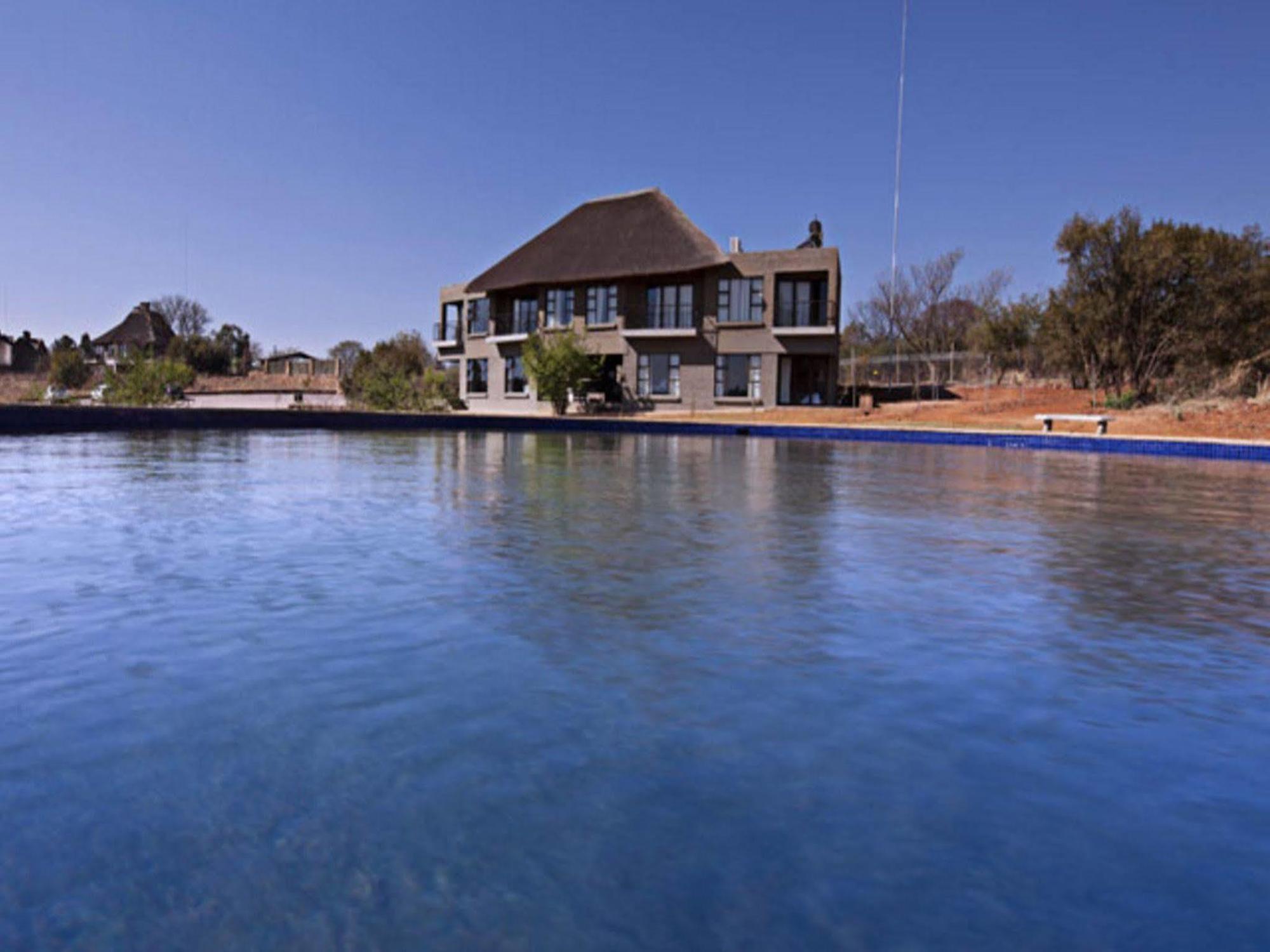 The Blades Hotel Pretoria Bagian luar foto
