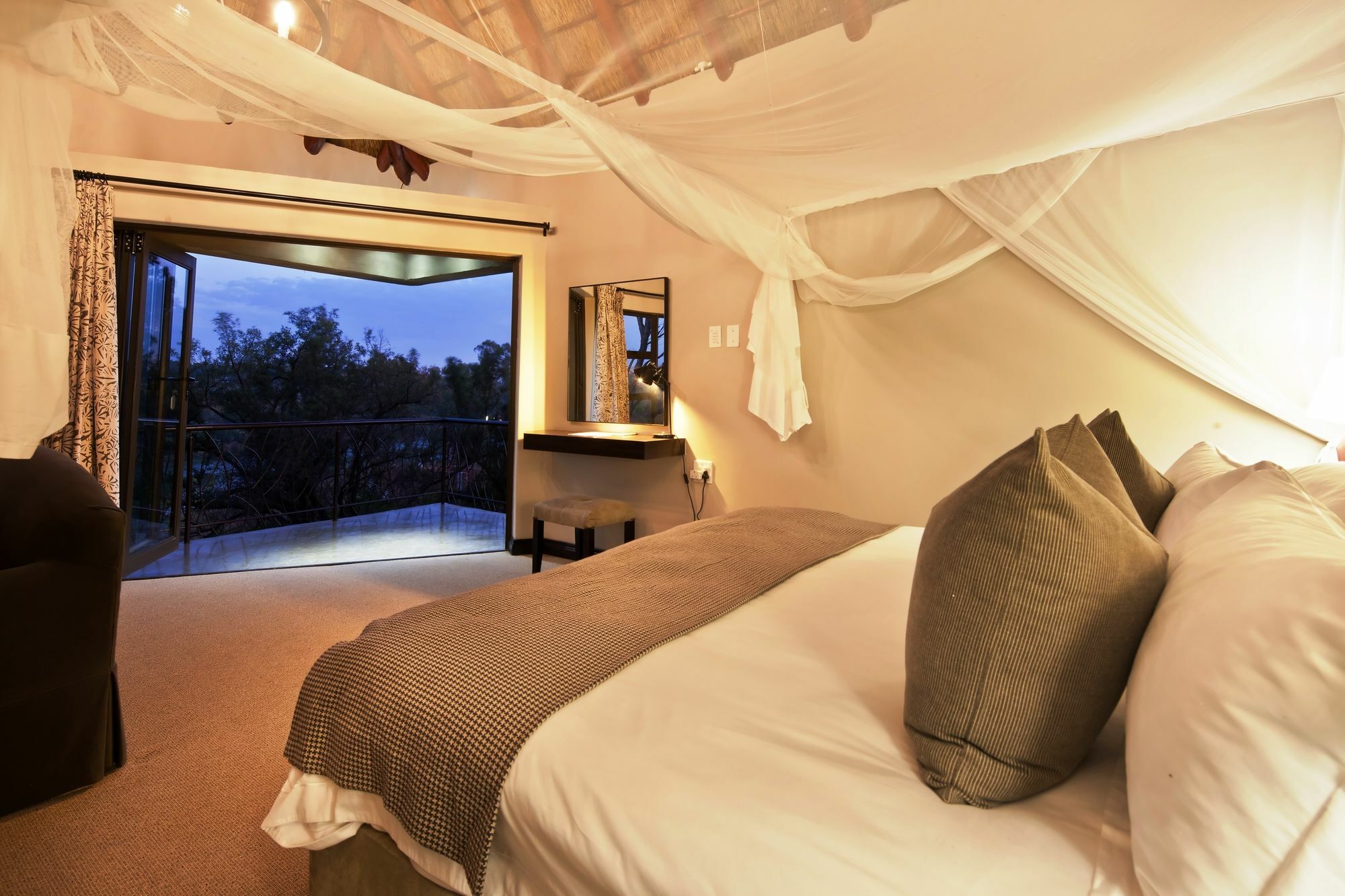 The Blades Hotel Pretoria Bagian luar foto